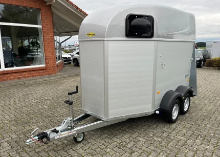 Humbaur Equitos Alu 2000 Seitenansicht Aluminium Pferdeanhänger