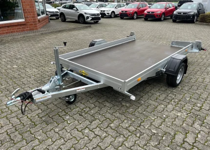 Humbaur HKT 133117 S Seitenansicht mit abgesenkter Ladefläche