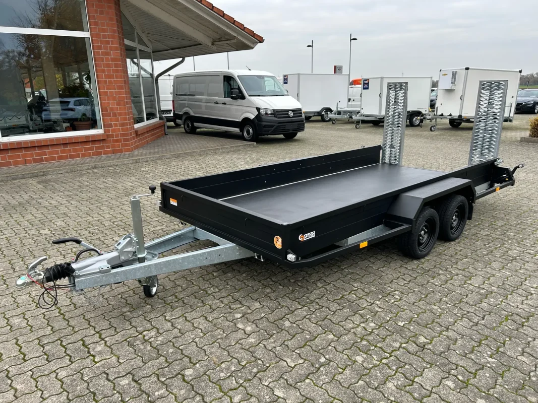 Saris Magnum Maxx 3500 Black Edition Maschinenanhänger Seitenansicht