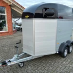 Humbaur Equitos Alu 2000 Seitenansicht Aluminium Pferdeanhänger