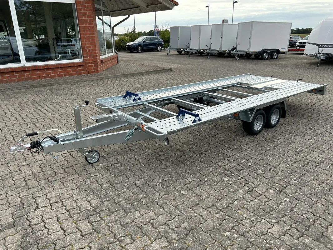 SARIS AT 471 202 3000 Autoanhänger Seitenansicht