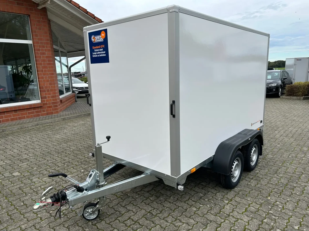 Saris GO 306 Autoanhänger Seitenansicht mit Tandemachse