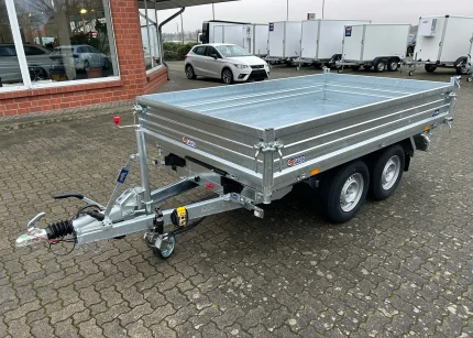 Saris K3 3000 kg Autoanhänger mit gekippter Ladefläche
