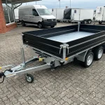 Humbaur HTK 2700.31 Autoanhänger Seitenansicht mit Stahlbordwänden