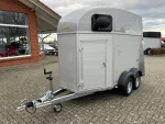Humbaur Equitos Alu Plus 2000 Pferdeanhänger Außenansicht Aluminium