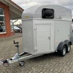 Humbaur Equitos Alu Plus 2000 Pferdeanhänger Außenansicht Aluminium