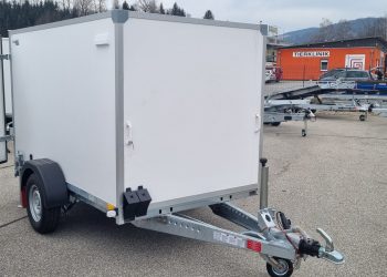 Seitenansicht des Anhängers EKA 250/15 U