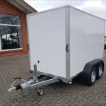 Saris GO 2700 kg Autoanhänger Außenansicht weiß