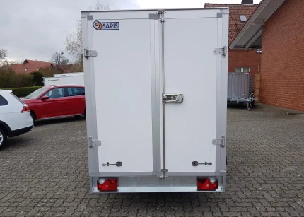 Saris GO 306 Autoanhänger Doppelachse Rückansicht