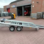 Autoanhänger L-AT 400 TK-2 Seitenansicht mit kippbarer Plattform