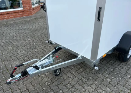 Saris GO 256 Autotransporter Seitenansicht mit verzinktem Fahrgestell