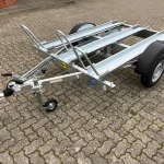 Humbaur HM 10 21 13 Motorradanhänger Seitenansicht mit drei Schienen