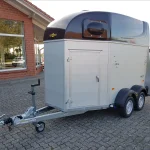 Humbaur Equitos Alu Plus Black 2400 Seitenansicht schwarz metallic