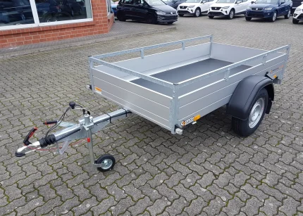 Saris McAlu Pro 255x133 Autoanhänger Seitenansicht