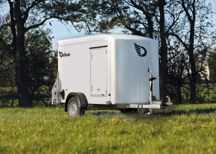 Einachs-Kofferanhänger verzinkt Außenansicht schräg