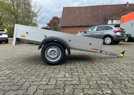 Humbaur Startrailer H 132513 Seitenansicht mit Aluminium-Bordwänden