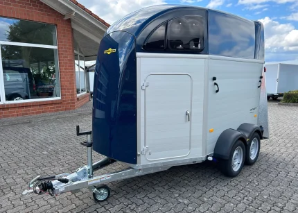 Humbaur Xanthos Aero 2400 Außenansicht in Dunkelblau Metallic
