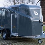 Debon Cargo 1300 Kofferanhänger Seitenansicht