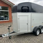 Humbaur Equitos Alu Plus Black 2400 Seitenansicht