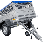 Kippanhänger mit Gitteraufsätzen beim Beladen