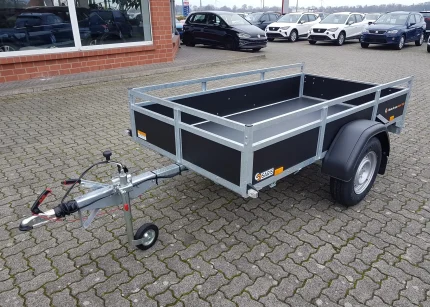 Saris Classic Wood CW 255 Seitenansicht mit Holzbordwänden